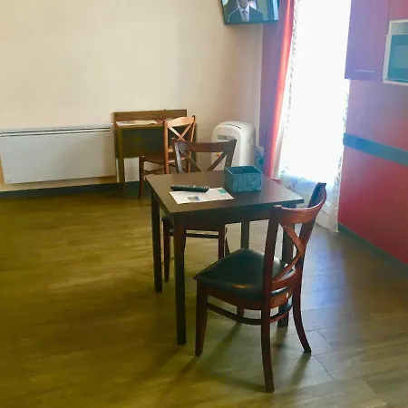 Centre Aparthotel 2*